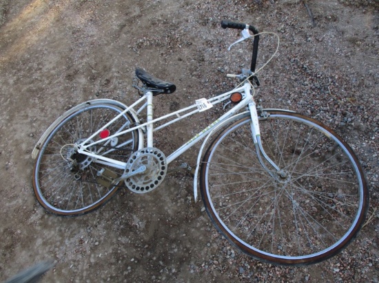 91478-JOHN DEERE WHITE LADIES BIKE