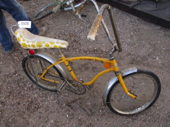 91479-JOHN DEERE BOYS YELLOW BANANA BIKE