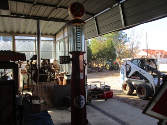 91518-SKELLY UPRIGHT VISIBLE GAS PUMP WITH GLOBE