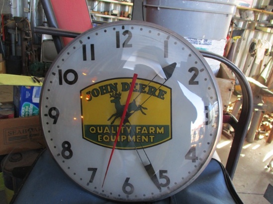 91527-JOHN DEERE 4 LEGGED CLOCK