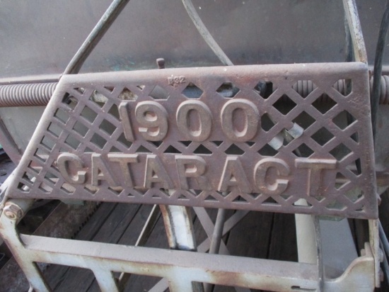 91553-CATARACT 1900 BRASS WASHING MACHINE WITH WRINGER