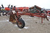 11044- 6-BOTTOM INTERNATIONAL 720 PLOW