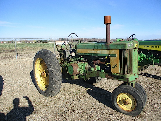 11651-JD 620 TRACTOR
