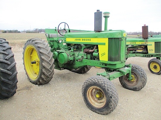 11666-JD 720 TRACTOR