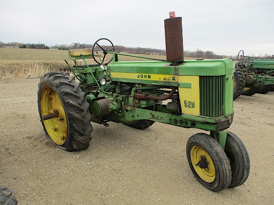 11667-JD 520 TRACTOR
