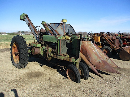 13168-JD G TRACTOR W/  MOUNTED PICKER