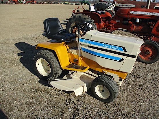 13598-CUB CADET 1250 L&G TRACTOR