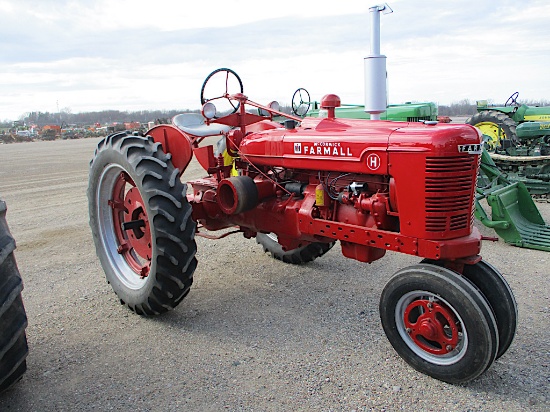 13716-FARMALL H TRACTOR
