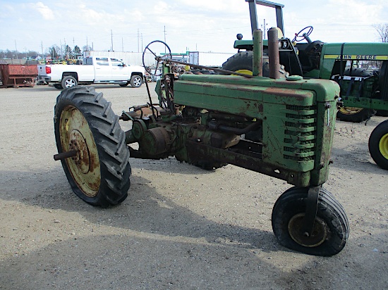 13736-JD B TRACTOR