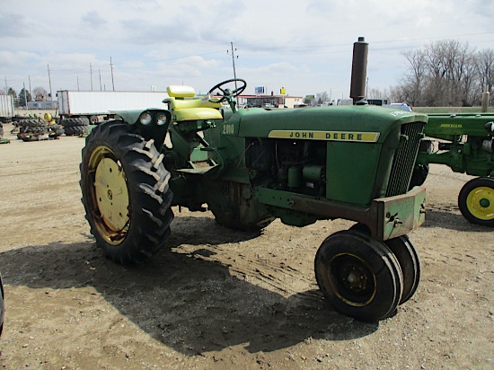 13812-JD 2010 TRACTOR