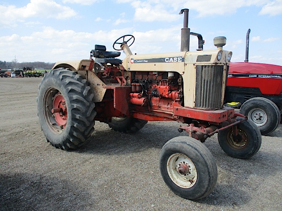 13833-CASE 1030 TRACTOR