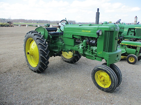 13837-JD 40 TRACTOR