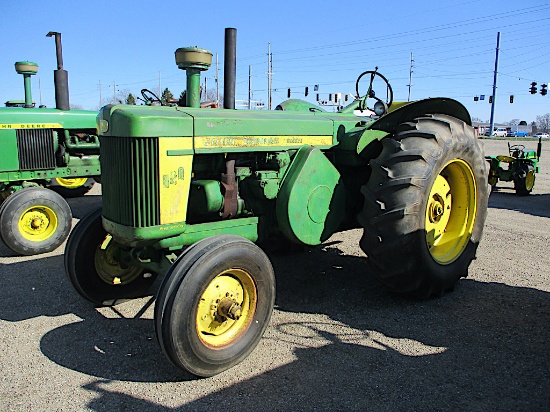 13144-JD 820 TRACTOR