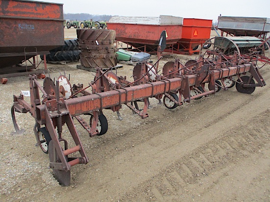 12409-IH 6 ROW 3 PT CULTIVATOR