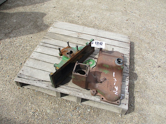 13142-PALLET OF MISC PARTS