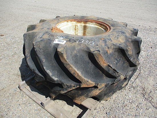 13313-28L-26 TIRE AND RIM