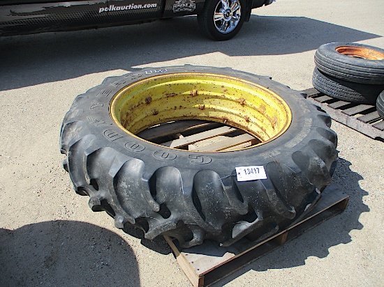 13417-15.5-38 TIRE AND RIM