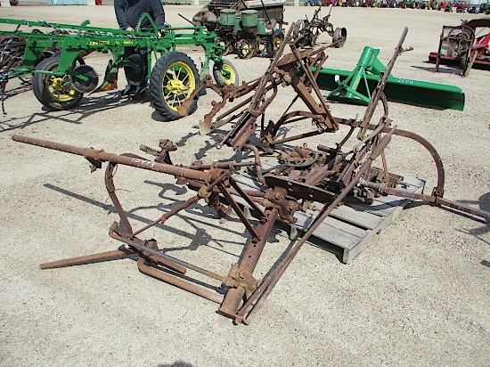 13473-IH MOUNTED CULTIVATOR