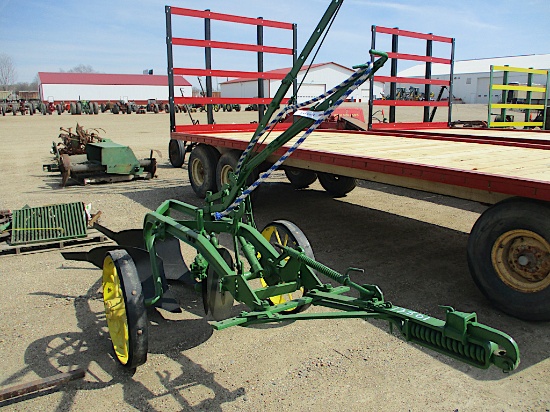 13501-JD 612 2BTM PULL TYPE PLOW