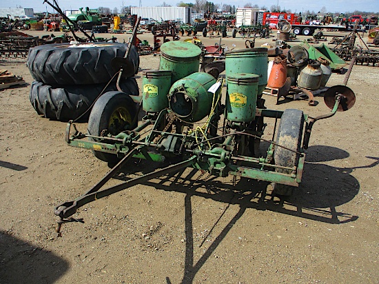 13770-JD 290 2ROW PULL TYPE PLANTER