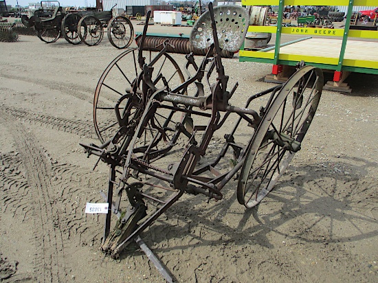 13835-STEEL WHEELED 2ROW CULTIVATOR