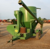 21235-JOHN DEERE 400 FEED MIXER