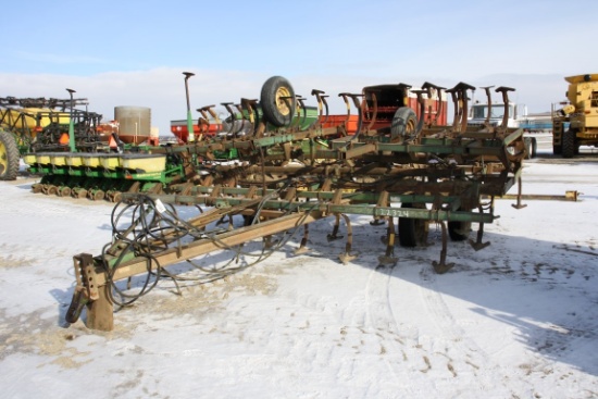 22324-JOHN DEERE 1010 CULTIVATOR