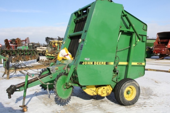 22334-JOHN DEERE 435 ROUND BALER