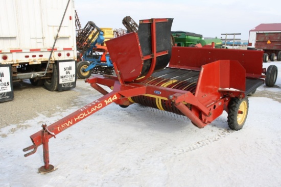 22335-NEW HOLLAND 144 HAY INVERTER