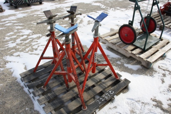 22370-(4) PIPE STANDS