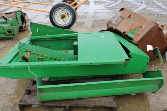23110-JOHN DEERE COMBINE SHEET METAL