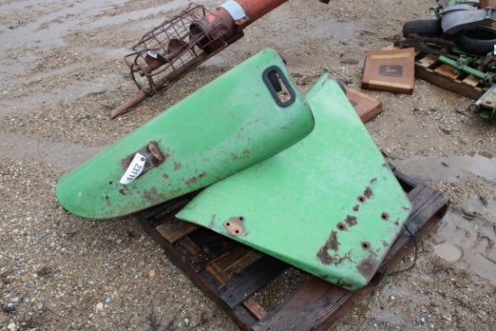 23115-(2) JOHN DEERE FENDERS
