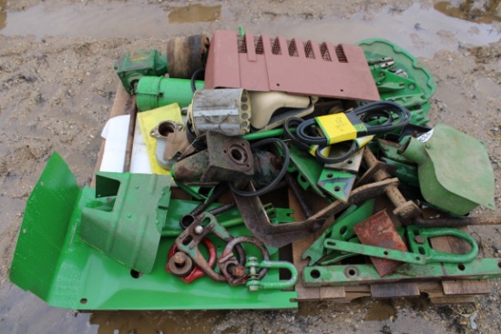 23339-PALLET OF MISC JOHN DEERE PARTS