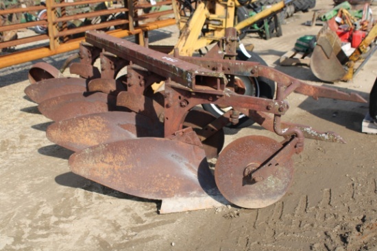 23702-IH 4 BTM QUICK HITCH PLOW