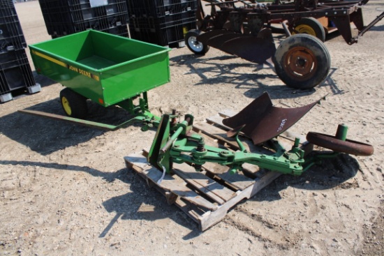 23823-JOHN DEERE M 1 BTM MOUNTED PLOW