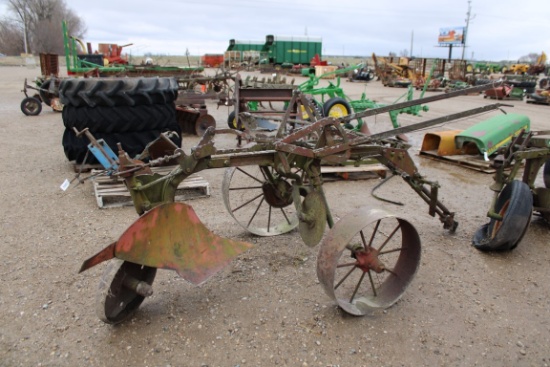 23839-IH 1 BTM TRAILER PLOW