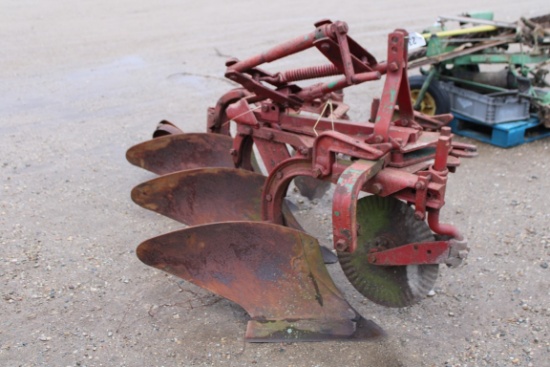23840-IH 3 BTM 3 PT PLOW