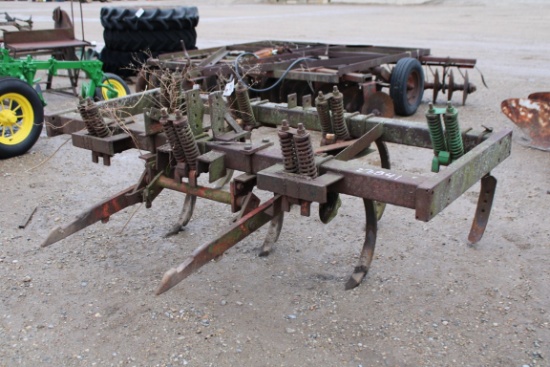 23841-IH 7 SHANK 3 PT CHISEL PLOW
