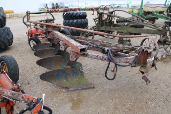 23853-IH 4 BTM 3 PT PLOW