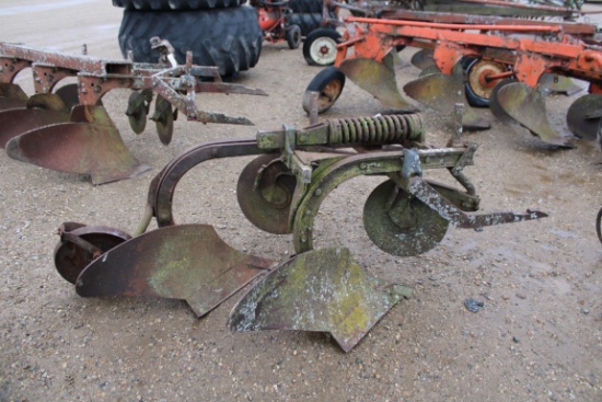 23859-IH 2 BTM QUICK HITCH PLOW