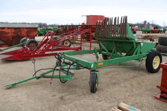 26662-JOHN DEERE ROCK PICKER