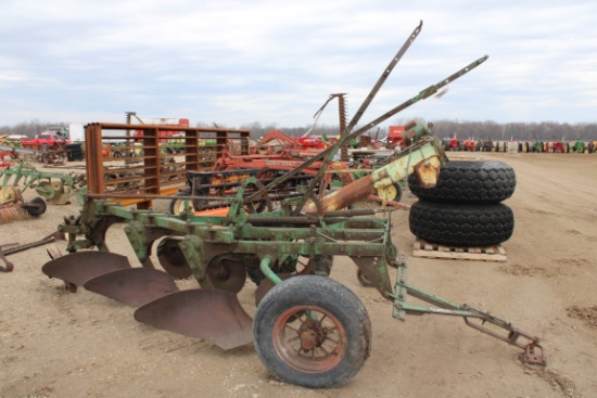 26920-JOHN DEERE 3BTM PULL TYPE PLOW