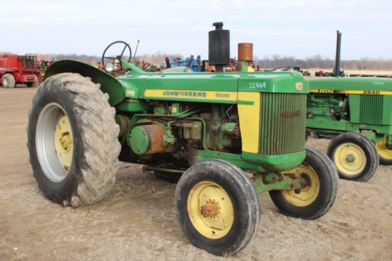 22469-JOHN DEERE 820