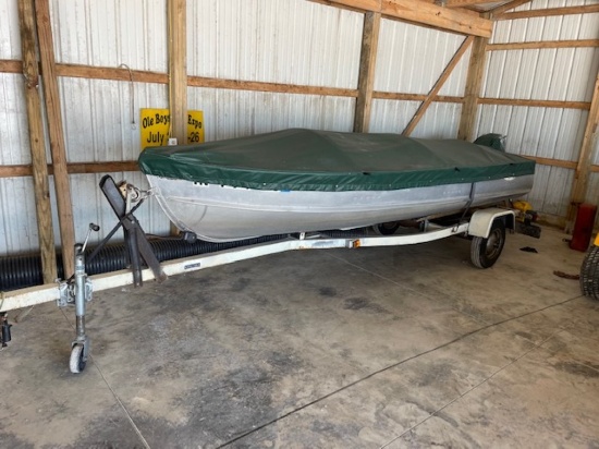 23005-ALUMACRAFT 14' FISHING BOAT
