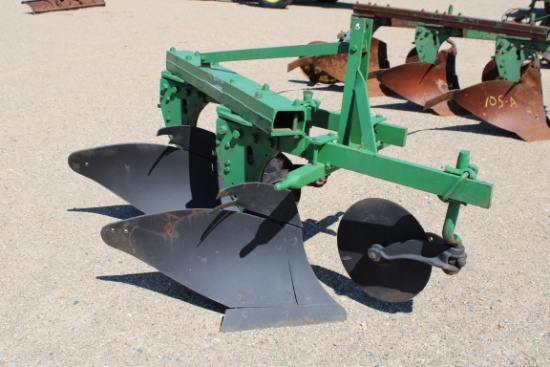 15215-JOHN DEERE 2 BTM 3PT PLOW