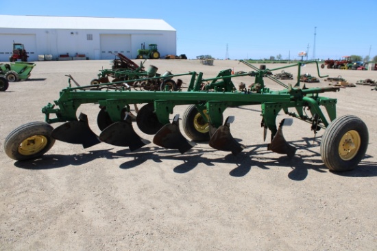 15237-JOHN DEERE 5 BTM PLOW