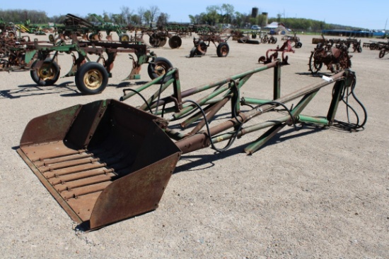 15244-JOHN DEERE 45 LOADER
