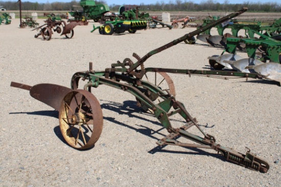 15246-JOHN DEERE 1 BTM PLOW