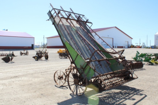 15254-JOHN DEERE HAY UNLOADER