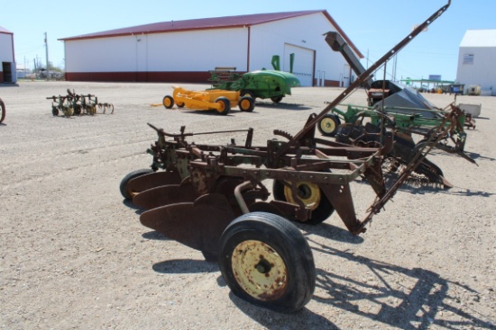 15289-JOHN DEERE 3 BTM PULL TYPE  PLOW